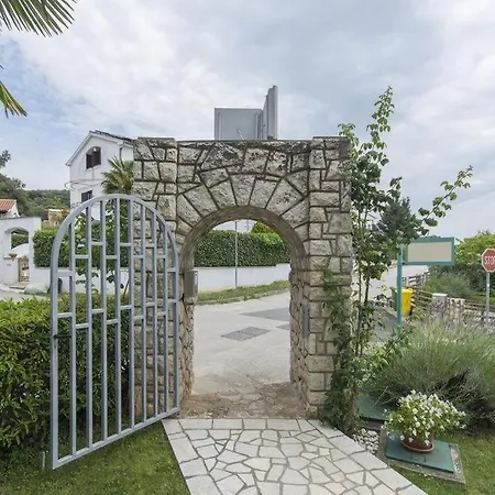 In With Terrace, Air Condition, Wifi, Washing Machine Apartment Rovinj