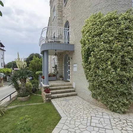 In With Terrace, Air Condition, Wifi, Washing Machine *