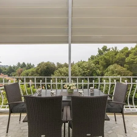 In With Terrace, Air Condition, Wifi, Washing Machine